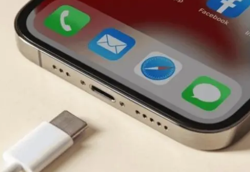 云阳苹果15维修分享iPhone15改USB-C接口后能和安卓用户互借充电器吗 